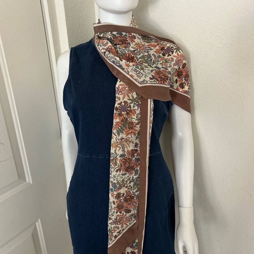 Liberty‎ Floral Scarf with Brown Trim